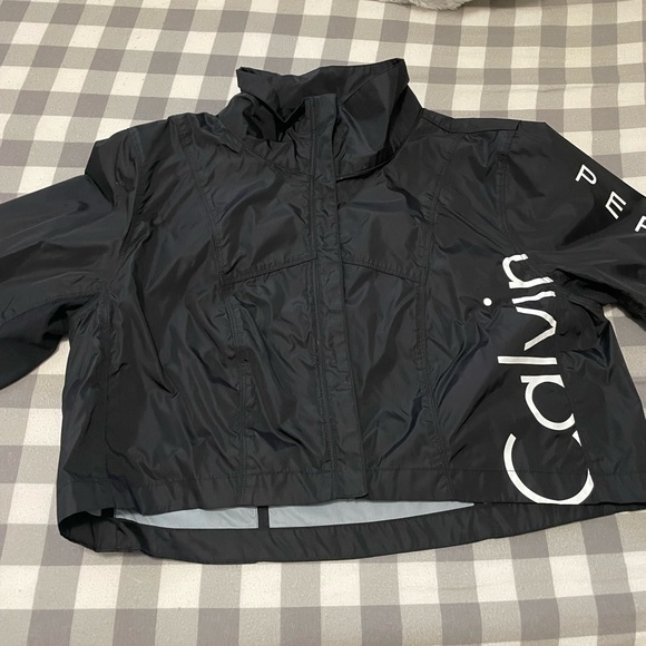 Calvin Klein Crop - Picture 1 of 2